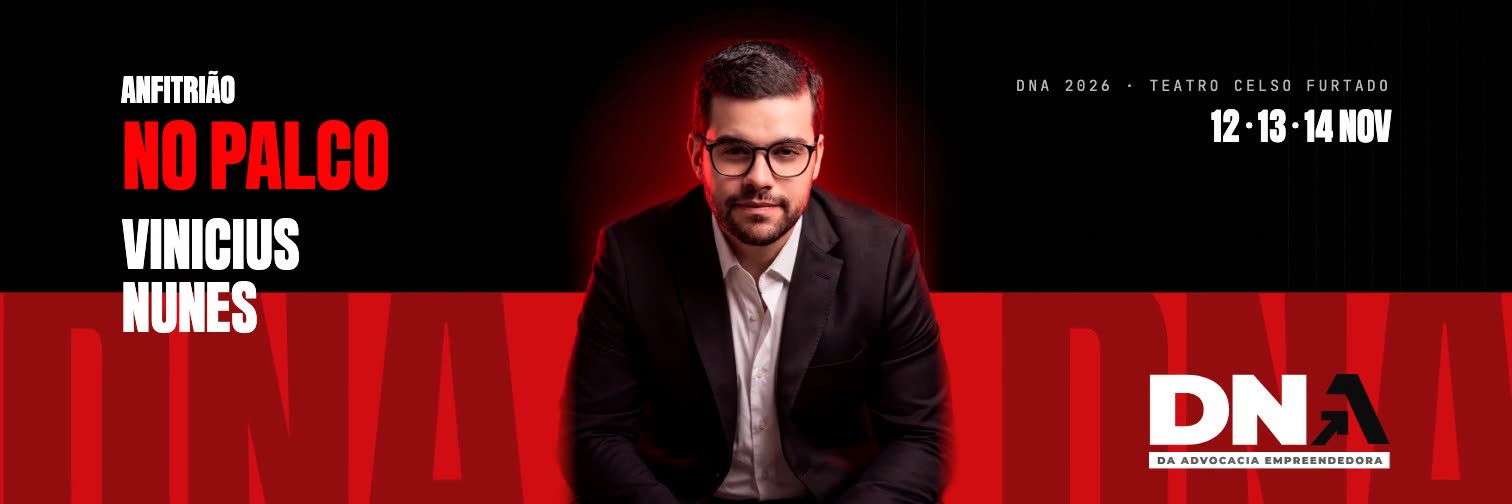 Captura real da vinheta2 c1 aprovada (Vinicius Nunes): papel + nome à esquerda, foto em cor ao centro, slogan + logo à direita, sem data